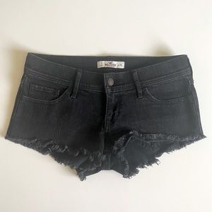 Hollister denim women short black, new!. Size 3